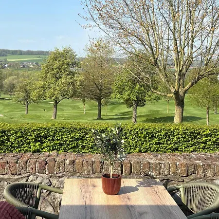 Maison Du Golf Au Mergelhof 2*